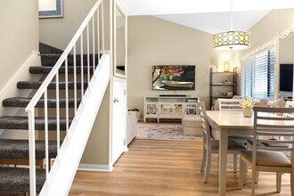 404 N Vía Roma in Anaheim, CA - Building Photo - Building Photo