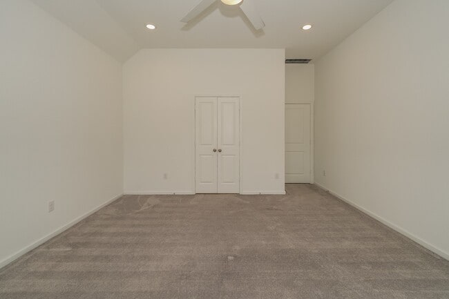 property at 2513 Seneca Lk Dr
