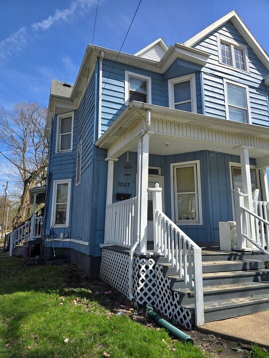 1007 N Mason St in Bloomington, IL - Building Photo