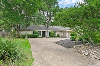 1300 Pasaguarda Dr in Austin, TX - Building Photo - Building Photo
