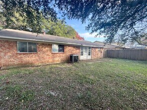 2641 Arlington Ln in Lancaster, TX - Building Photo - Building Photo