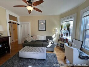 176 Elm St, Unit 3 in Cambridge, MA - Building Photo - Building Photo
