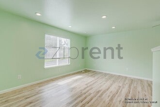 1035 W Railroad Ave in Cotati, CA - Building Photo - Building Photo