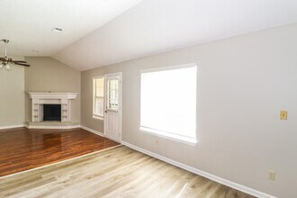 4515 Kings Grant Dr in Memphis, TN - Building Photo - Building Photo