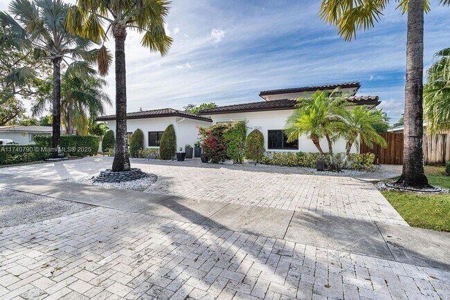 20600 NE 22nd Pl in Miami, FL - Building Photo - Building Photo