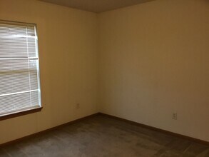 2400 Hopkins Dr in West Lafayette, IN - Building Photo - Building Photo