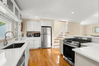 84 Spring St in Quincy, MA - Building Photo - Building Photo