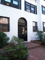 18 Medfield St in Boston, MA - Building Photo