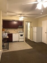 24207-1 Jamaica Ave, Unit 1st Floor in Bellerose, NY - Foto de edificio - Building Photo