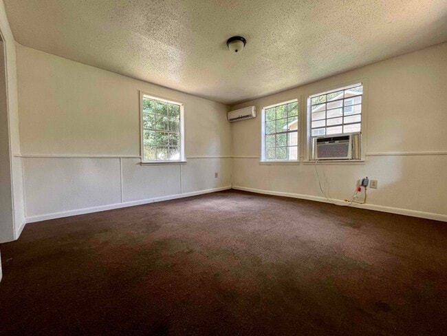 517 N Live Oak St in Mccomb, MS - Building Photo - Building Photo