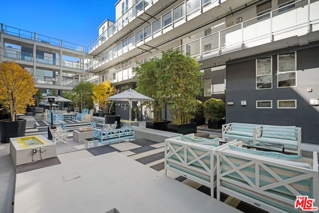 4215 Glencoe Ave-Unit -307 in Marina Del Rey, CA - Foto de edificio