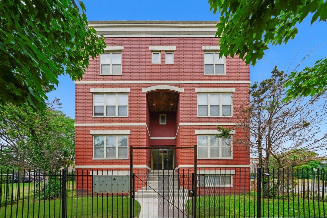 6220 S Kenwood Ave in Chicago, IL - Building Photo
