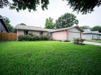 5637 Harper Forest Dr in Houston, TX - Foto de edificio - Building Photo