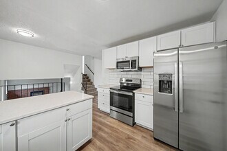 9587 Dudley Dr in Westminster, CO - Building Photo - Building Photo