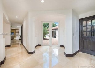 8164 SW 171st St in Palmetto Bay, FL - Building Photo - Building Photo