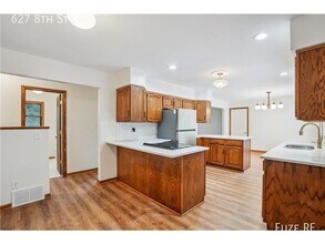 627 8th St N in Hudson, WI - Building Photo - Building Photo