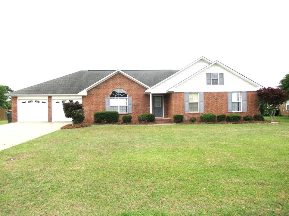 3370 Aurora Dr in Sumter, SC - Building Photo