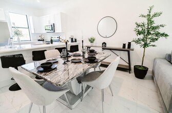 1516-1518 W 12th St in Lehigh Acres, FL - Building Photo - Building Photo