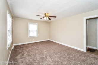 110 Mills Dr in Louisville, KY - Building Photo - Building Photo