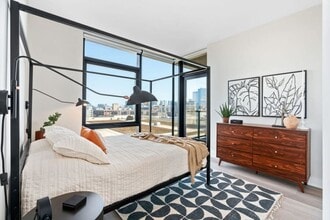 1117 W Van Buren St in Chicago, IL - Foto de edificio - Building Photo