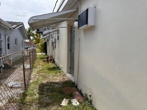 1919 N 38th Ave in Hollywood, FL - Building Photo - Building Photo