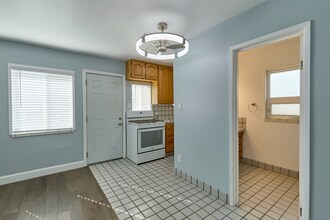 781 Elm St, Unit back unit in San Jose, CA - Building Photo - Building Photo