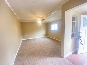 723 Broadway St, Unit 3 in Martins Ferry, OH - Building Photo - Building Photo