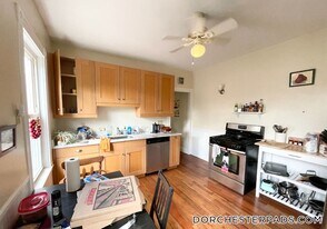 26 Taft St in Boston, MA - Building Photo