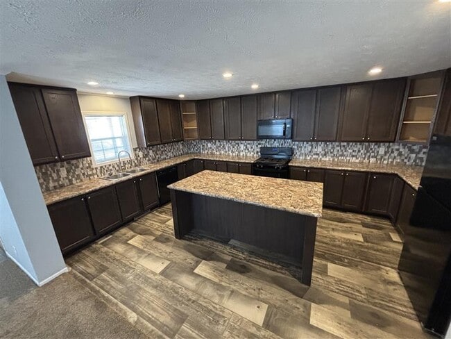 78 Eisenhower St in West Branch, IA - Building Photo - Building Photo