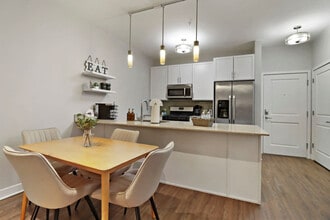 255 N Addison Ave in Elmhurst, IL - Building Photo - Building Photo