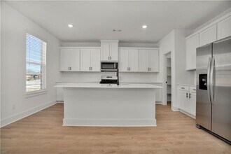 4805 W Sturgeon St in Fayetteville, AR - Foto de edificio - Building Photo