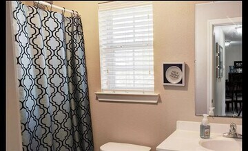 901 W Birge St in Sherman, TX - Building Photo - Building Photo