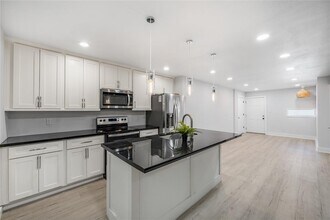 1418 Vermont St in Houston, TX - Building Photo - Building Photo