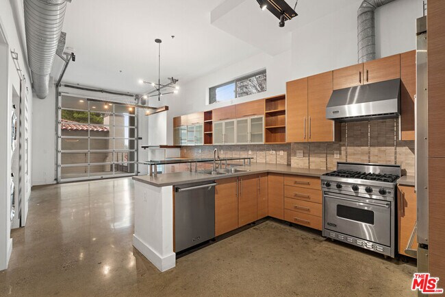 1152 N La Cienega Blvd in West Hollywood, CA - Building Photo - Building Photo