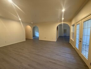 11 Immokalee Dr in Cherokee Village, AR - Building Photo - Building Photo