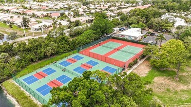 434 Palm Tree Dr in Bradenton, FL - Building Photo - Building Photo