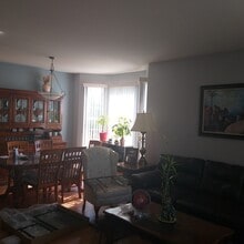 277 W Biros Ln in Round Lake, IL - Building Photo - Building Photo