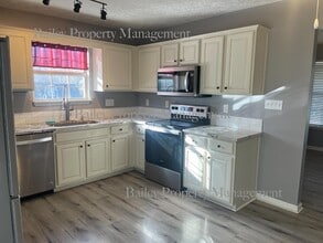 319 Holly Marie Dr in Mount Washington, KY - Building Photo - Building Photo