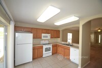 7532 Maroon Peak Dr in Ruskin, FL - Foto de edificio - Building Photo