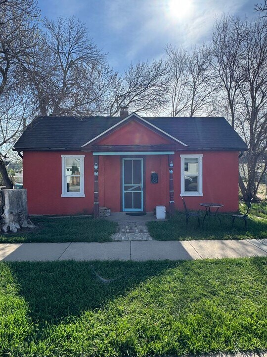 620 Jefferson Ave in Louisville, CO - Foto de edificio