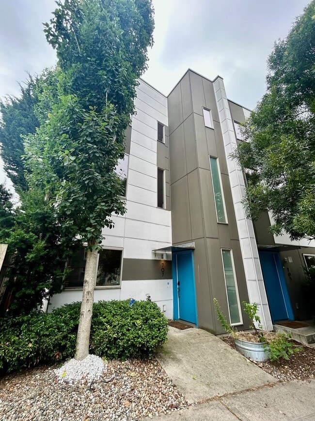 property at 707 McGraw St