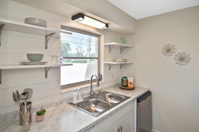 708 Joel Blvd in Lehigh Acres, FL - Building Photo - Building Photo