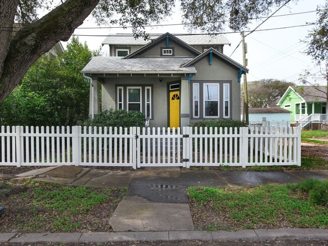 property at 1911 34th St