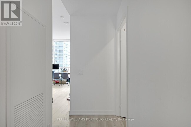 33-433 Helendale Ave in Toronto, ON - Building Photo - Building Photo