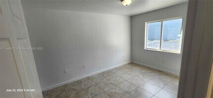 14044 NE 2nd Ave in Miami, FL - Building Photo - Building Photo