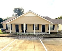 191 Harvell Dr in Bowdon, GA - Building Photo