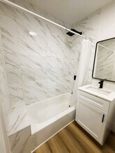 1175 E Broadway in Long Beach, CA - Foto de edificio - Building Photo