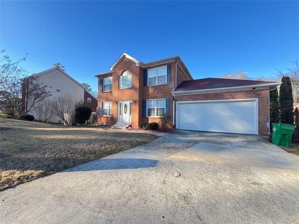 1418 Brookside Manor Ct in Tucker, GA - Building Photo