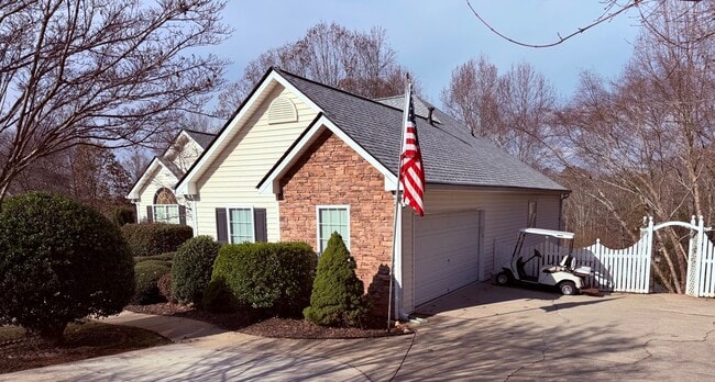 7218 Timber Trl, Unit 1 in Cumming, GA - Building Photo - Building Photo