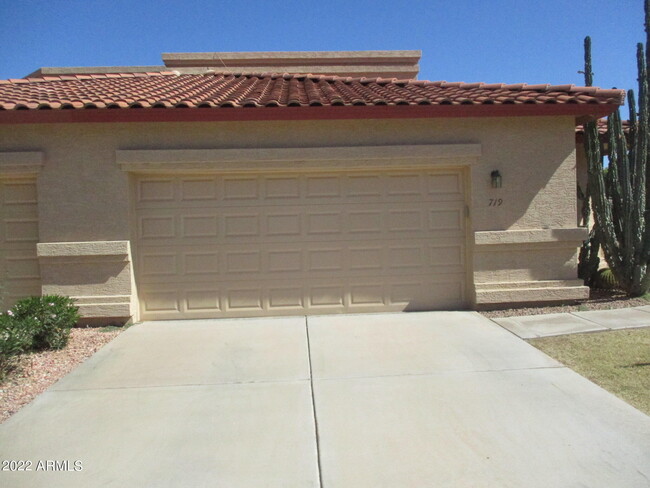 719 N Tangerine Dr in Chandler, AZ - Building Photo - Building Photo